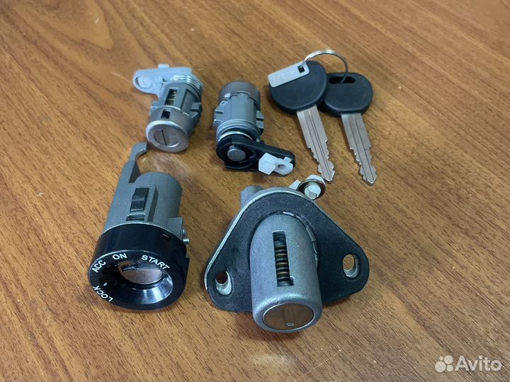 Личинки замка новые Сенс Ланос Шанс Заз Шевролет