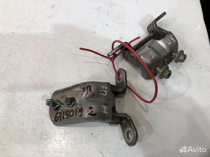 Петля двери перед зад Nissan Primera P12