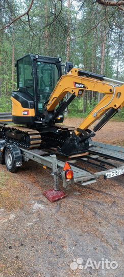 Оператор на мини-экскаватор