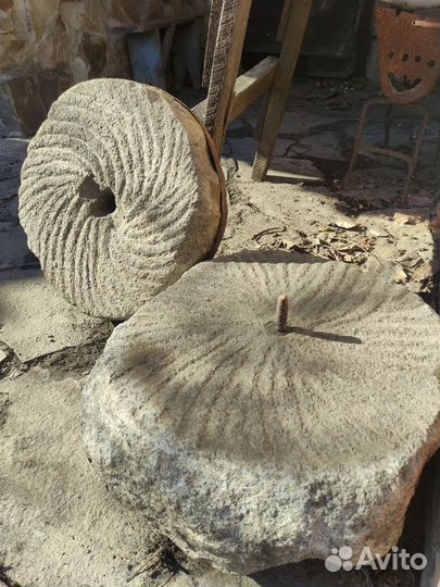 Жернова гранитные