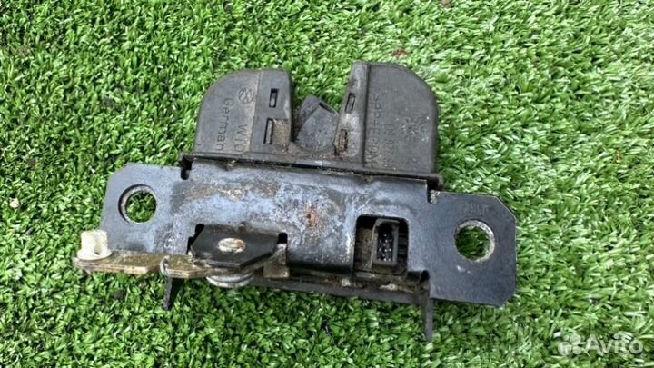 Замок багажника Volkswagen Golf универсал 2002