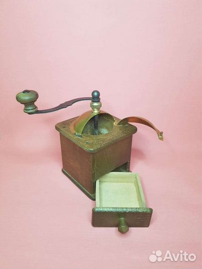 Кофемолка немецкая деревянная