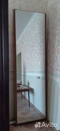 Зеркало-дверь