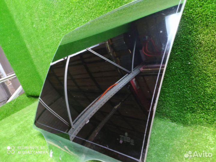 Стекло двери заднее левое Skoda Octavia A5