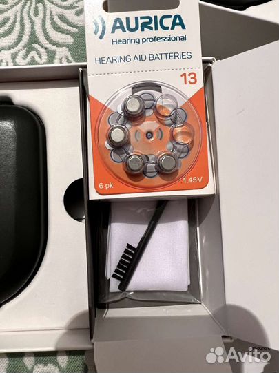 Цифровой слуховой аппарат на левое ухо