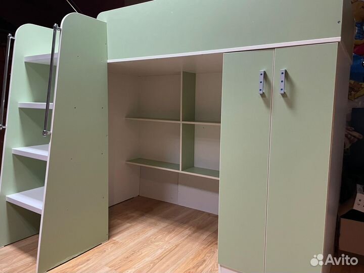 Детская кровать чердак со шкафом