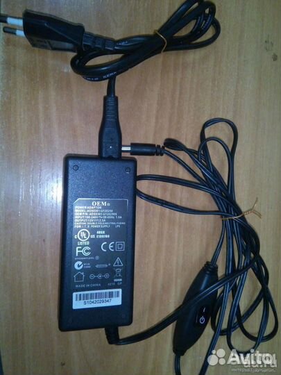 Б\У блок питания 5.5x2.1мм, 12V, 2.5A