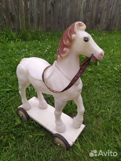 Винтажная лошадка