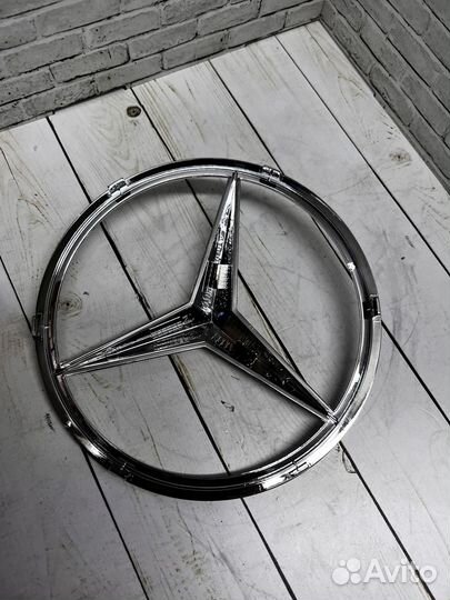 Эмблема решётки радиатора Mercedes A0008171016