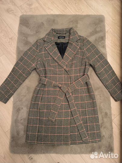 Пальто демисезонное 48