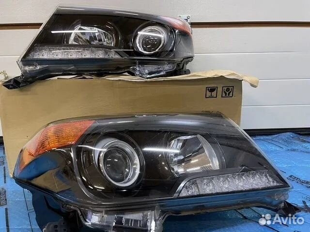 Фары Land Cruiser 200 Executive черные, бегающие