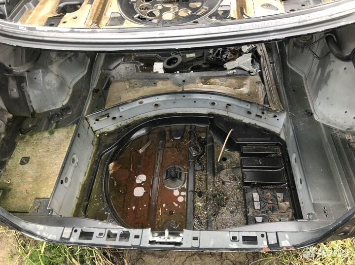 Задняя часть Mercedes e211 е 211 w 211