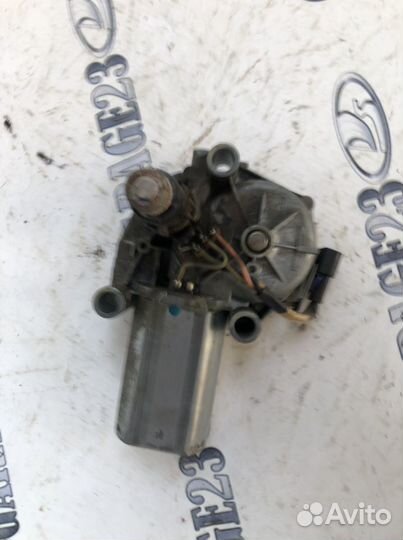 Моторчик заднего дворника dodge caravan