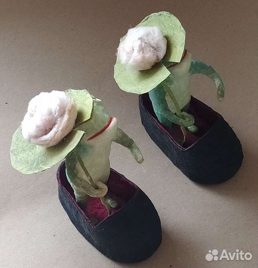 Ватная ёлочная игрушка. Реплика. Лягушка в галоше