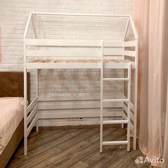 Кровать детская в наличии чердак