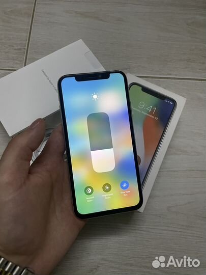 iPhone X, 64 ГБ