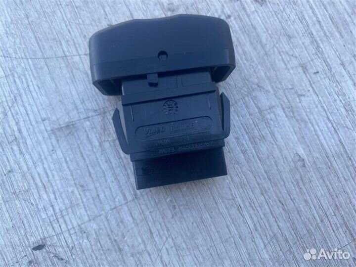 Кнопка центрального замка LADA Largus универсал 5