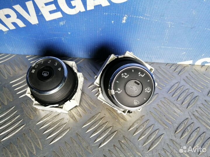 Блок управления отопителем Toyota Corolla (E180) X