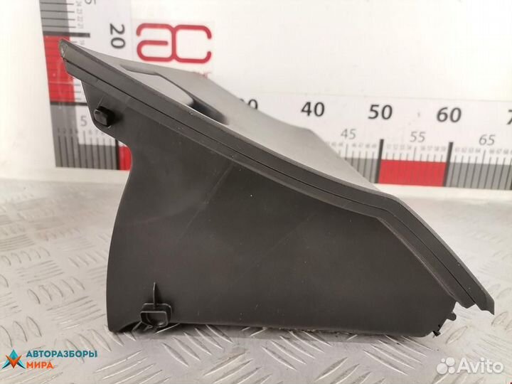 Бардачок Toyota Yaris XP9 2006 5555052140B0