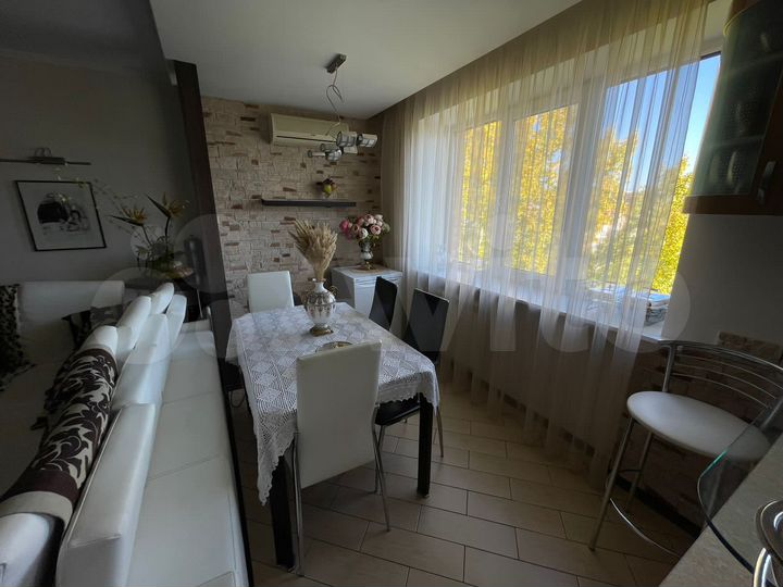 4-к. квартира, 102 м², 9/9 эт.