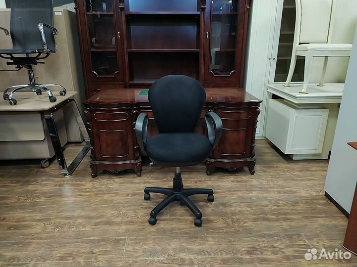 Кресло для персонала б/у CH-687 чарли 12029-чрн