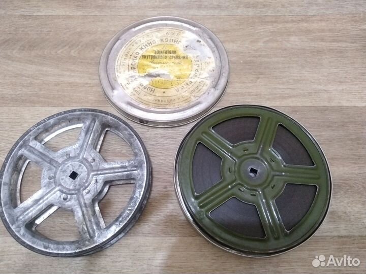 2 катушки для кинопроектора