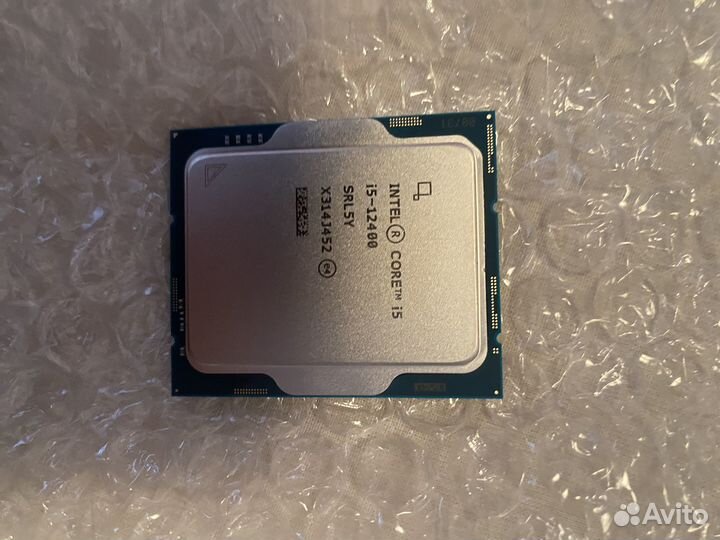 Процессор Intel Core i5-12400