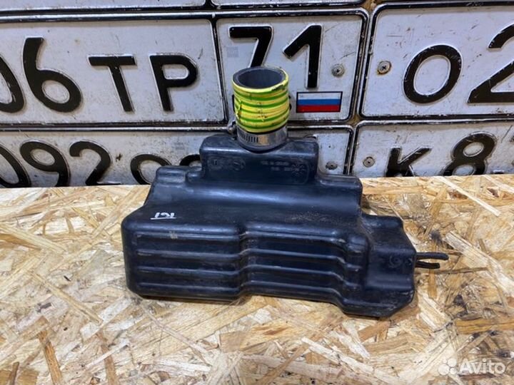 Резонатор воздушного фильтра Kia Sportage 2000