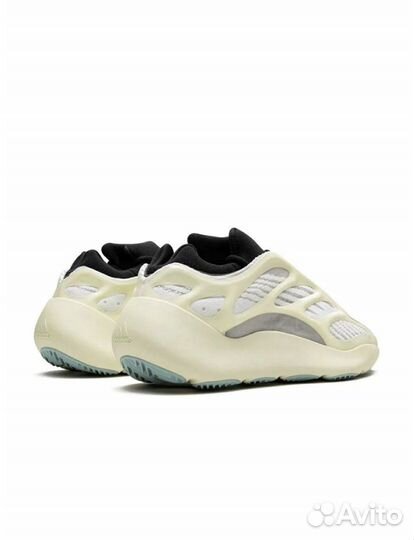 Adidas yeezy boost 700 v3