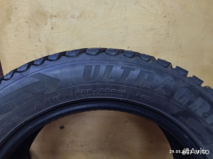 Goodyear UltraGrip 205/60 R16 92T