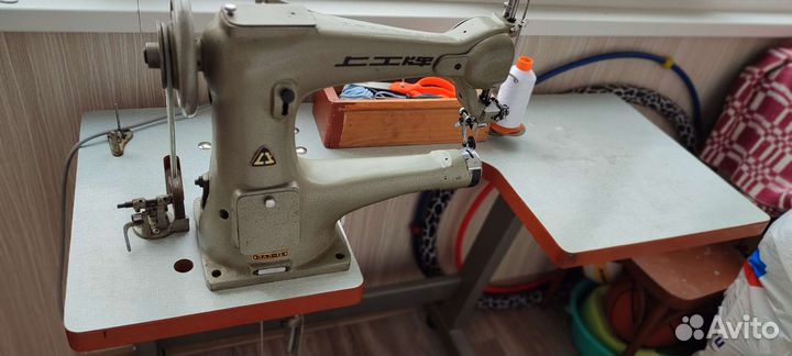 Швейная машина рукавного типа для кожгалантереи