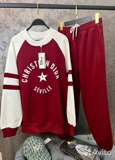 Спортивный костюм