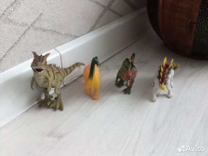 Игрушки динозаврики