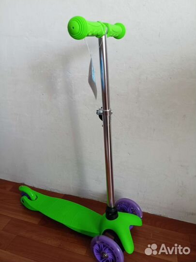 Самокат детский трехколесный kreiss новый