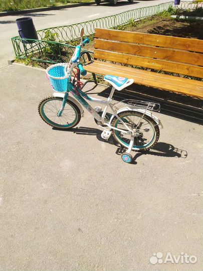 Детский трехколесный велосипед