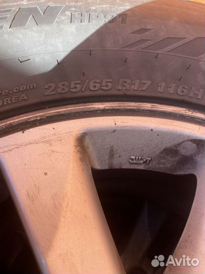 Комлект колес оригинальных дисков на toyota lc 200