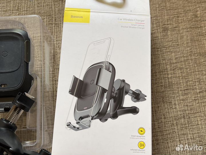 Автомобильный держатель для телефона