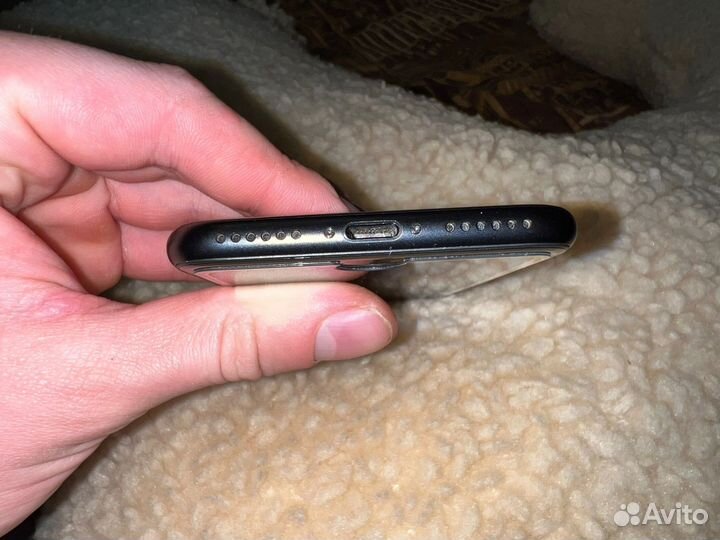 iPhone SE (2020), 64 ГБ