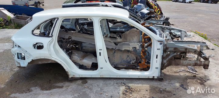 Бок левый и правый Porsche Cayenne 2 958