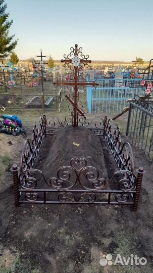 Ограды на кладбище