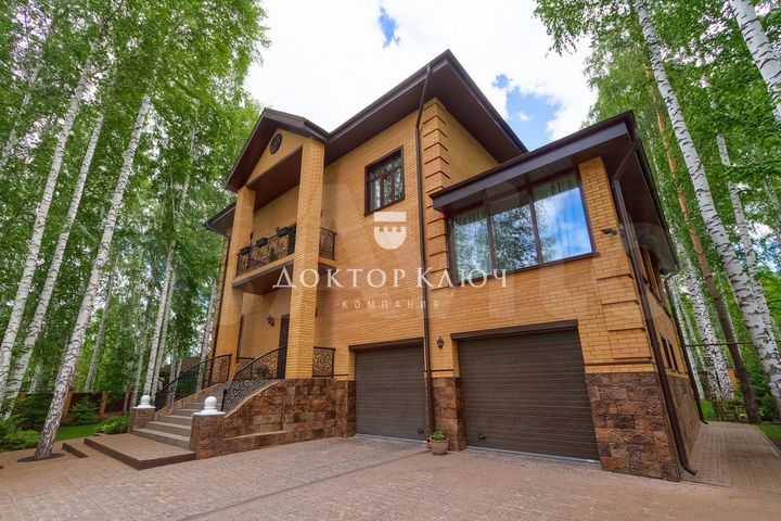 Коттедж 589,6 м² на участке 22 сот.