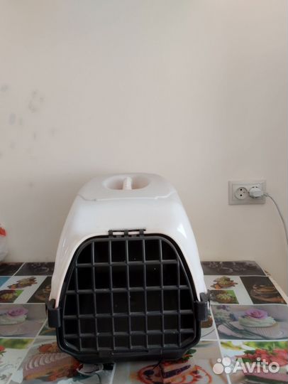 Переноска для кошек и маленьких собак