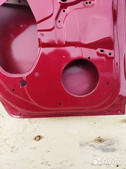 Задняя левая дверь на Сузуки Свифт