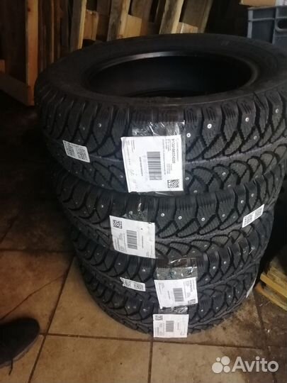 Bridgestone Blizzak Spike-02 195/60 R15 88T