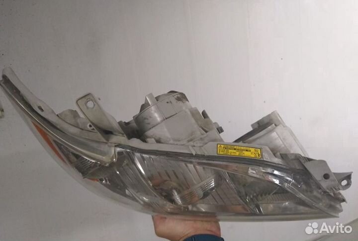 Фара ксенон оригинал, правая, Toyota Camry 40