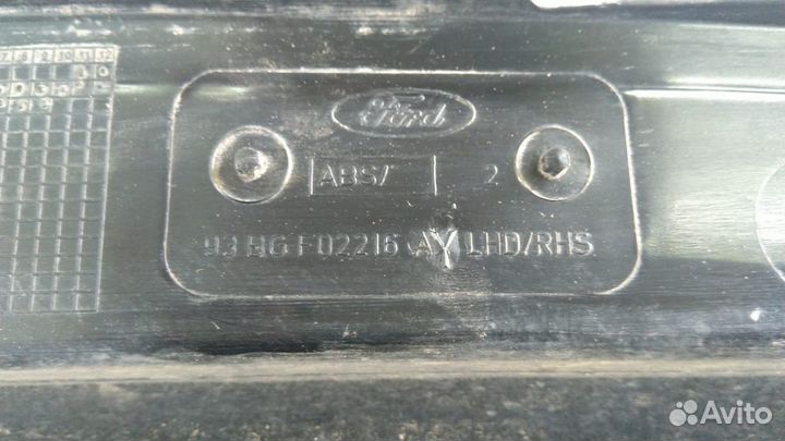 Жабо лобового стекла левое правое Ford Mondeo II