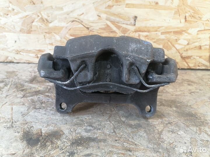 Тормозной суппорт передний левый Audi A4 B8
