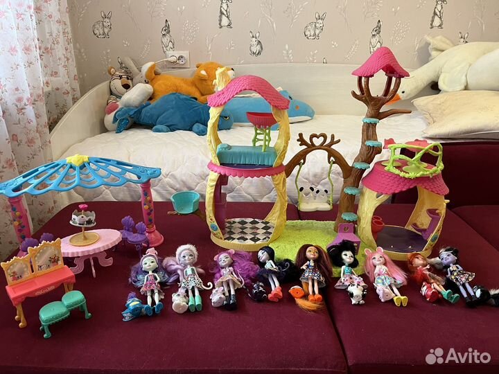 Домик и куклы энчантималс