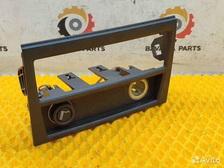 Прикуриватель задний Bmw 7 F01 N63B44 2009