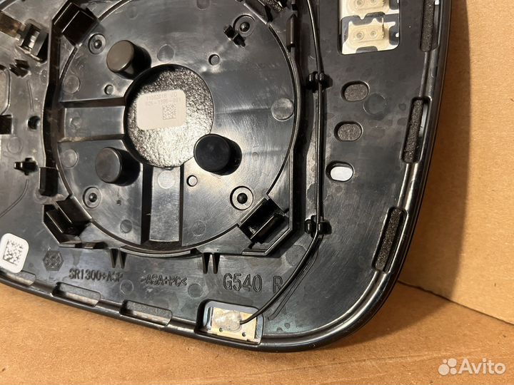 Зеркальный элемент правый Lexus RX 4